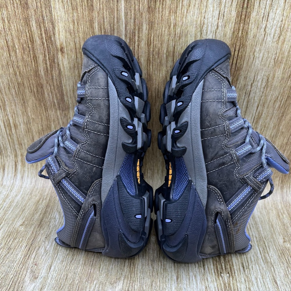 Keen Women's Gray Hiking Shoes with Yellow Logo - Picture 7 of 10